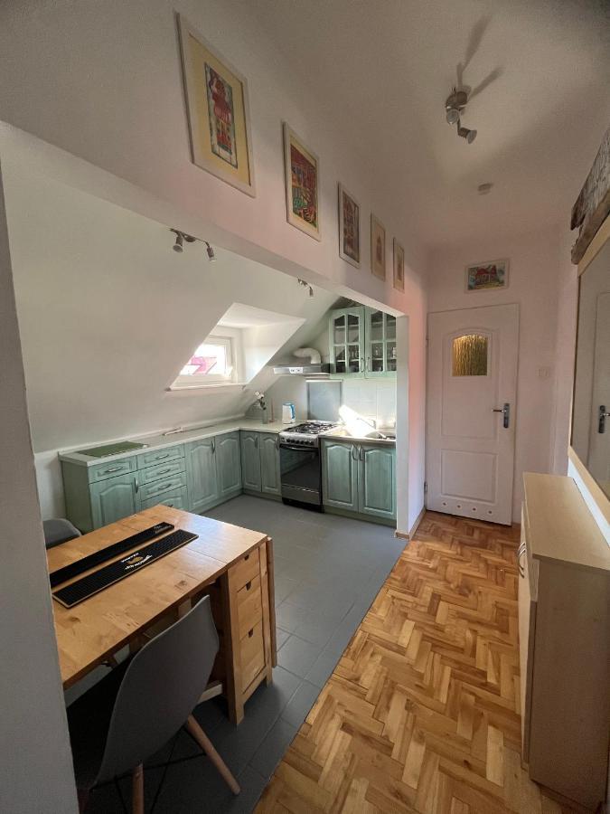 Apartament Kolobrzeska Mansarda, Narutowicza 8 Kołobrzeg Exterior foto